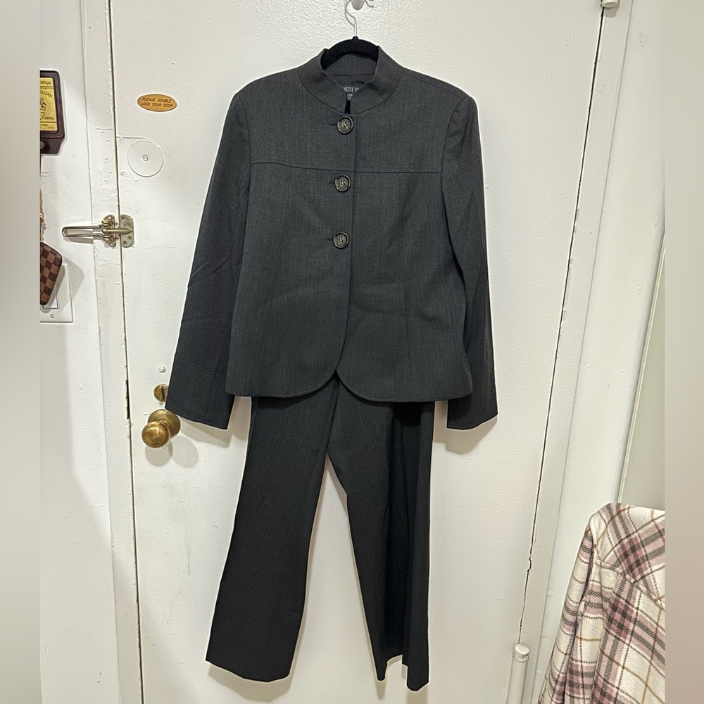 Lafayette 148 gray wool suit size 10